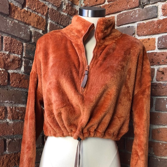 Cropped Pullover - Picture 5 of 6